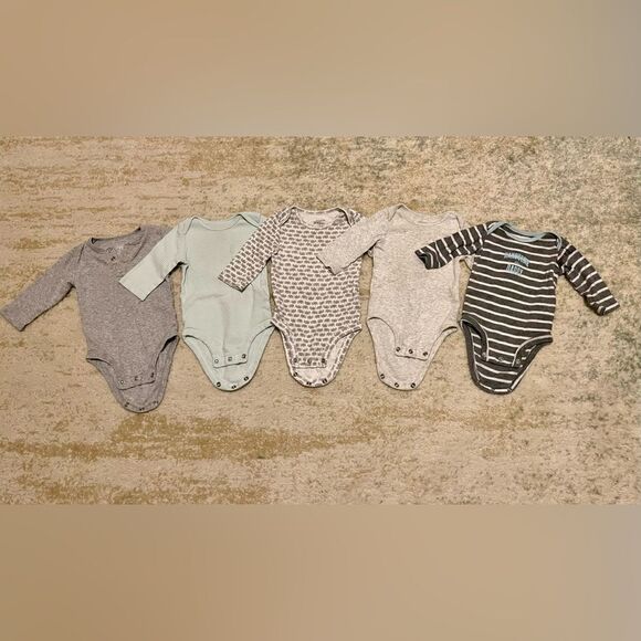 Bundle of five 0-3 month long sleeve shirt onesies - Picture 1 of 6
